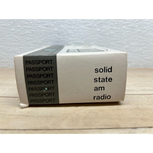 Vtg PASPORT Solid State AM Radio Model PR 111 With 2 Headphones Tested - Picture 13 of 16